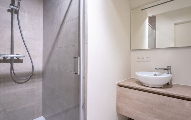 Elyana with balcony - Photo 5